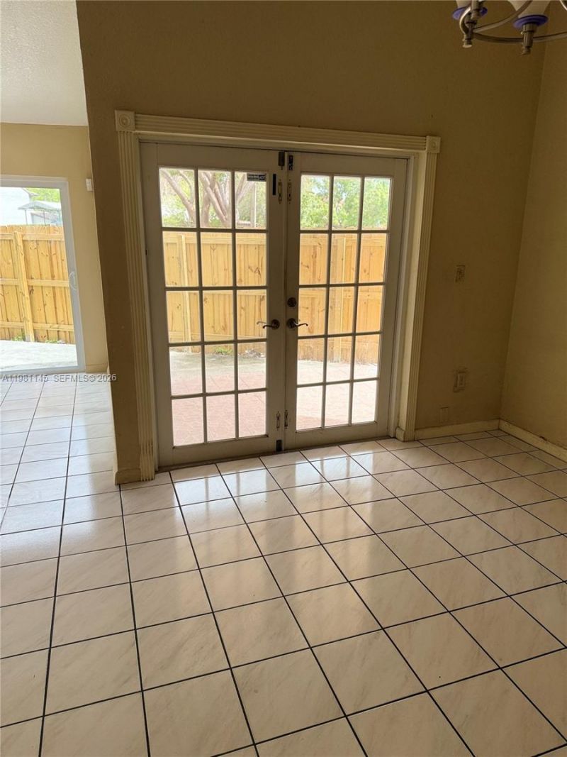 5861 SW 152nd Ct, Miami, FL 33193 Photo