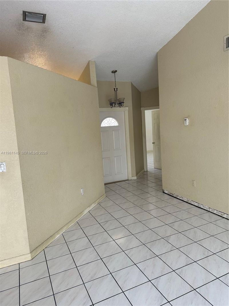 5861 SW 152nd Ct, Miami, FL 33193 Photo