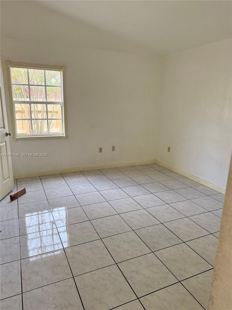 5861 SW 152nd Ct, Miami, FL 33193 Photo