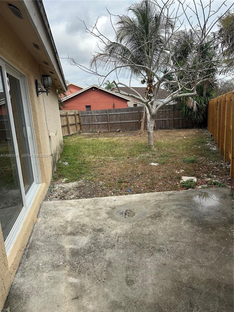 5861 SW 152nd Ct, Miami, FL 33193 Photo