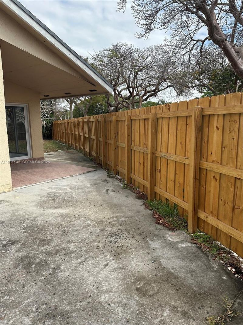 5861 SW 152nd Ct, Miami, FL 33193 Photo