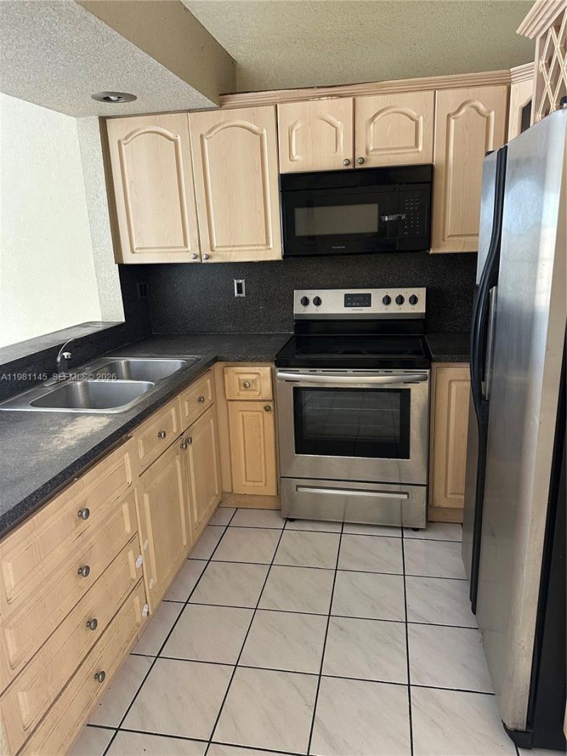 5861 SW 152nd Ct, Miami, FL 33193 Photo