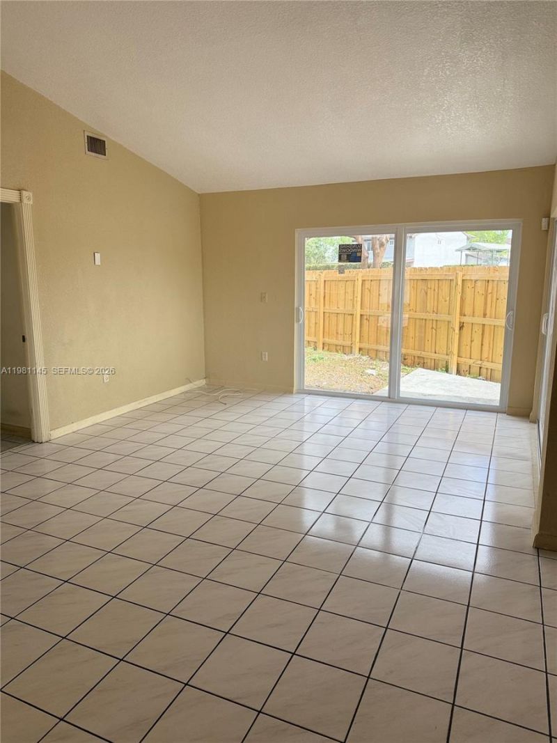 5861 SW 152nd Ct, Miami, FL 33193 Photo