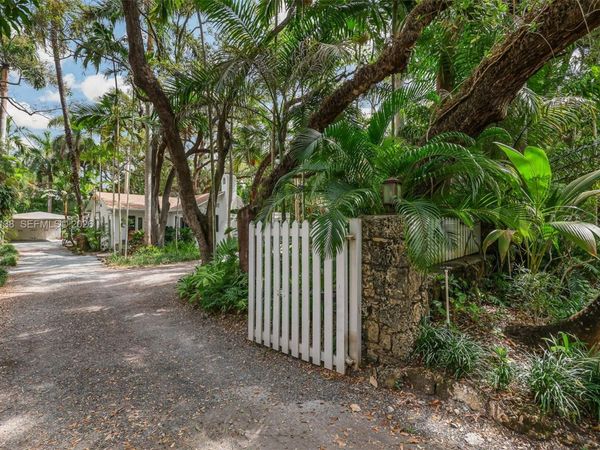 2925 Seminole St, Miami, FL 33133