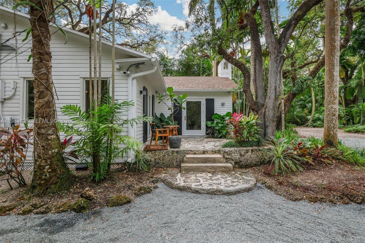 2925 Seminole St, Miami, FL 33133 Photo