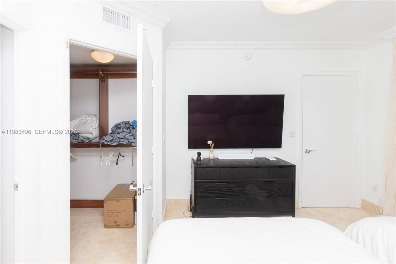 1830 S Ocean Dr, Unit 2108, Hallandale Beach, FL 33009 Photo