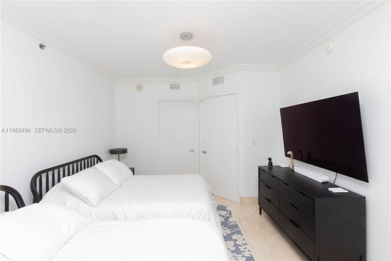 1830 S Ocean Dr, Unit 2108, Hallandale Beach, FL 33009 Photo
