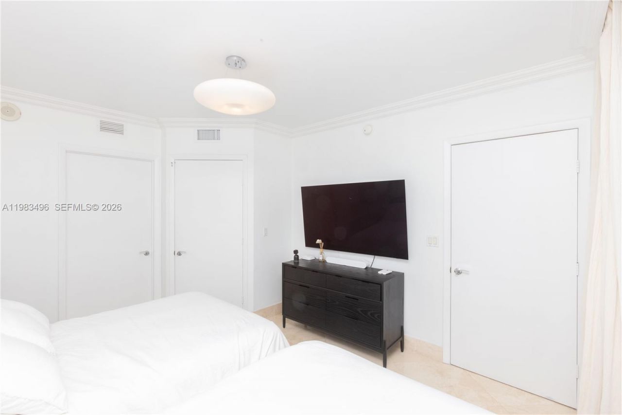 1830 S Ocean Dr, Unit 2108, Hallandale Beach, FL 33009 Photo