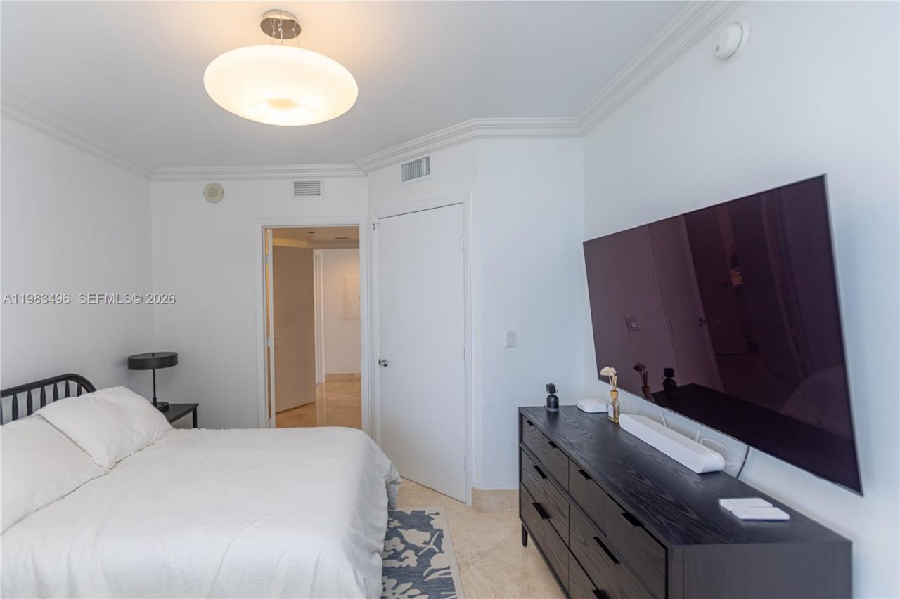 1830 S Ocean Dr, Unit 2108, Hallandale Beach, FL 33009 Photo