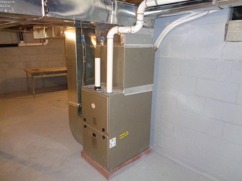 512 Dale Avenue, Willard, OH 44890 Photo 16