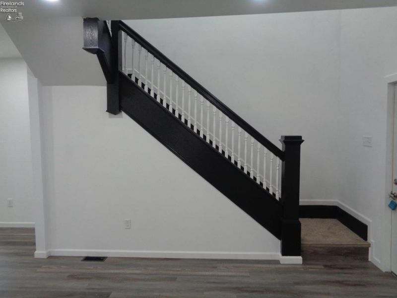 512 Dale Avenue, Willard, OH 44890 Photo 8