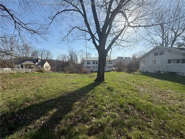 1301-1303 Camden Drive, Charleston, WV 25302