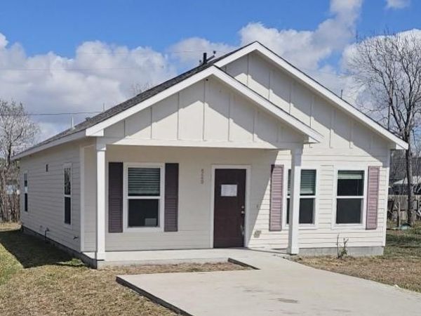 520 E Verbina Street , Taft, TX 78390