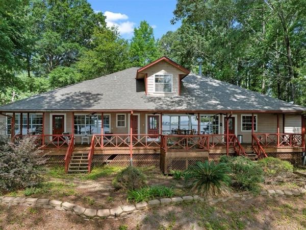 140 Eastwood Drive, Milam, TX 75959