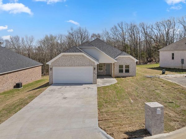 516 Madeleine Circle, Austin, AR 72007