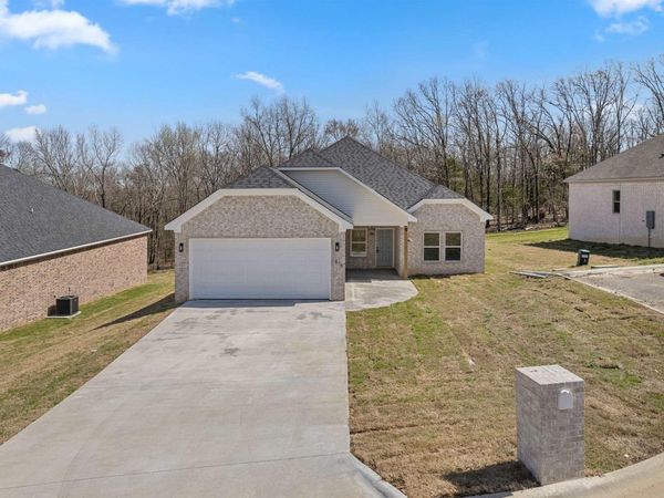 516 Madeleine Circle, Austin, AR 72007