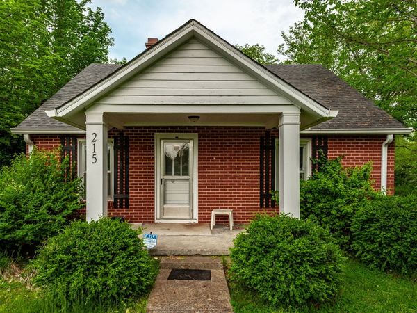 215 Shivel Dr , Hendersonville, TN 37075