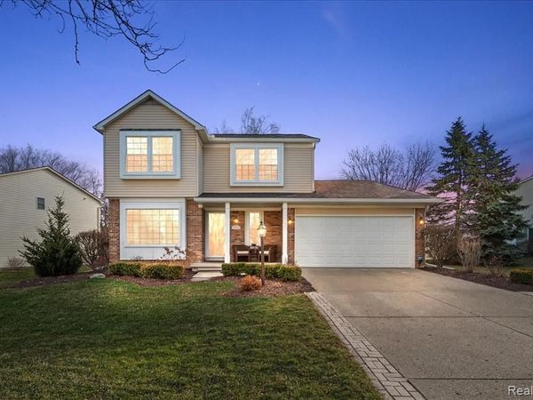 24546 Fairway Hills Drive, Novi, MI 48374