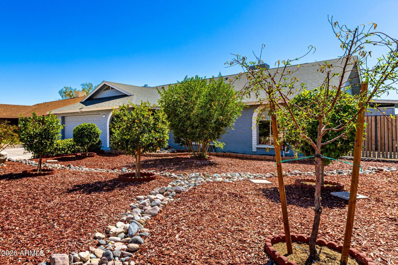 8521 W Diana Avenue, Peoria, AZ 85345 Main Photo