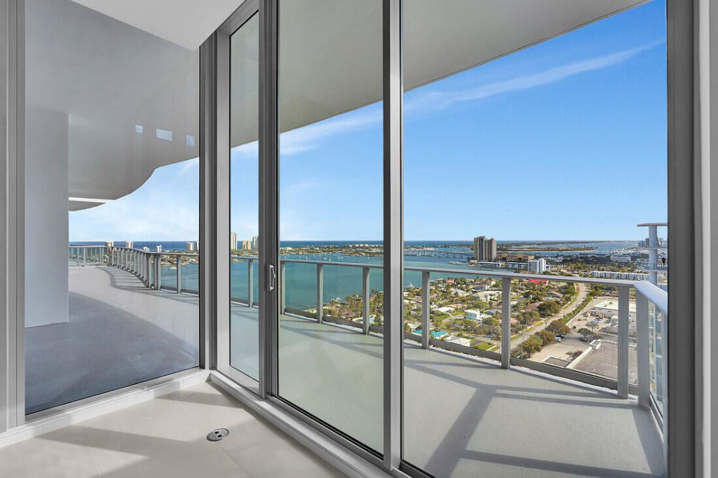 220 Lake Shore Drive, Unit 2411, Lake Park, FL 33403 Photo