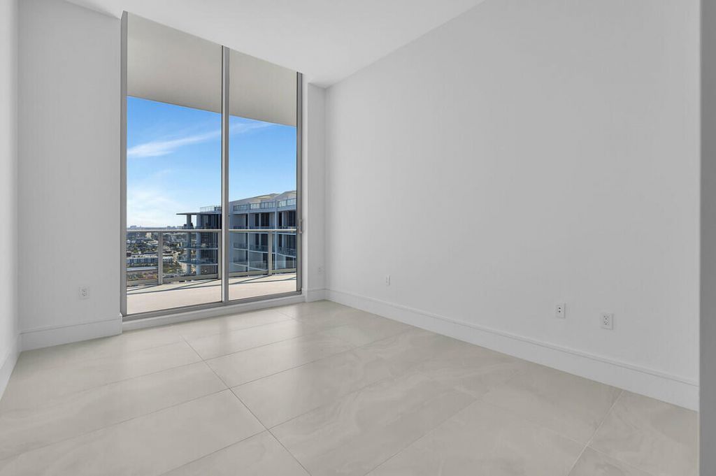 220 Lake Shore Drive, Unit 2411, Lake Park, FL 33403 Photo