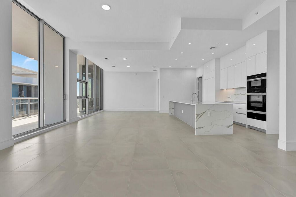 220 Lake Shore Drive, Unit 2411, Lake Park, FL 33403 Photo