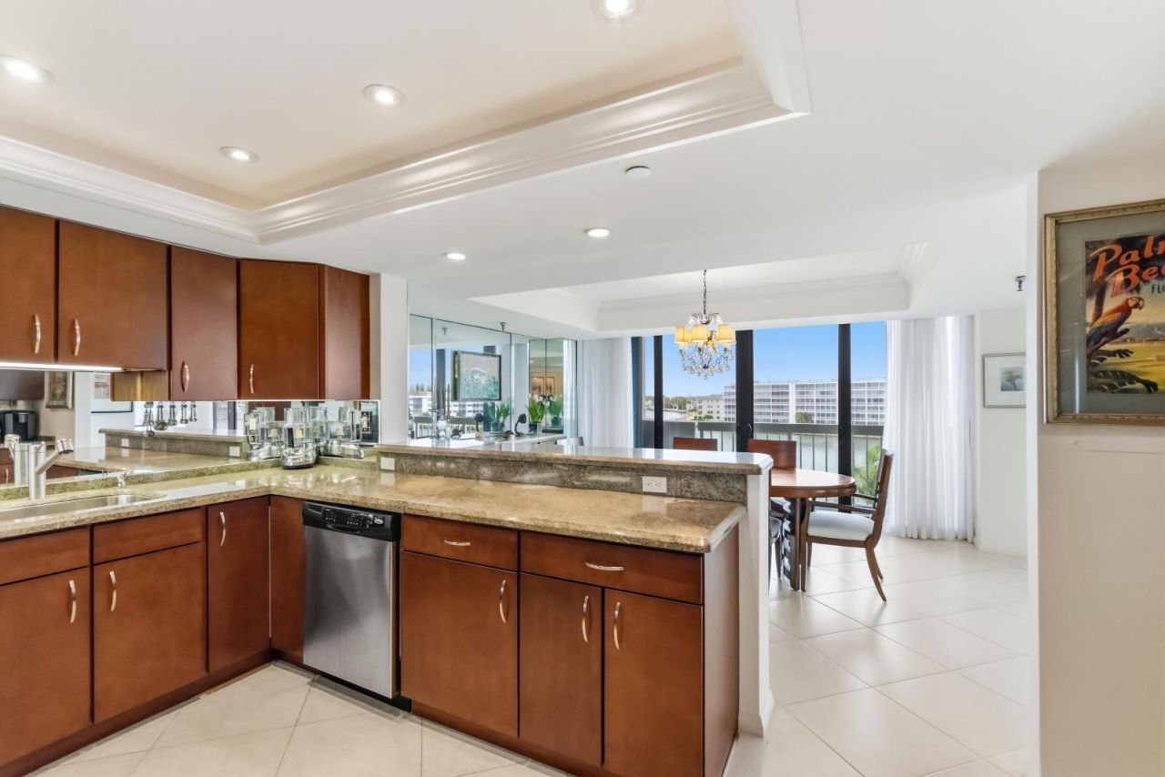 115 Lakeshore Drive, Unit 448, North Palm Beach, FL 33408 Photo