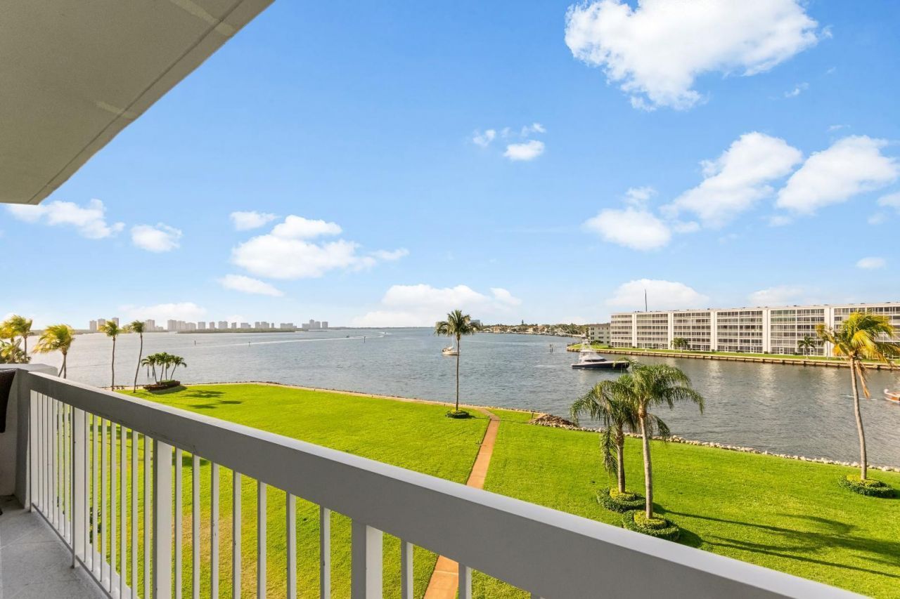 115 Lakeshore Drive, Unit 448, North Palm Beach, FL 33408 Photo