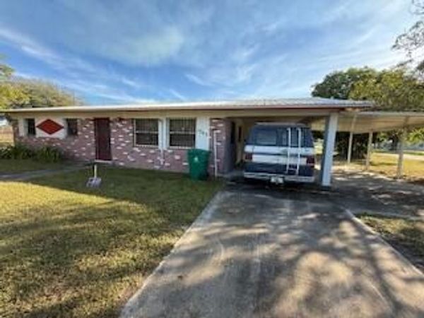 1063 Louisiana Avenue, Clewiston, FL 33440