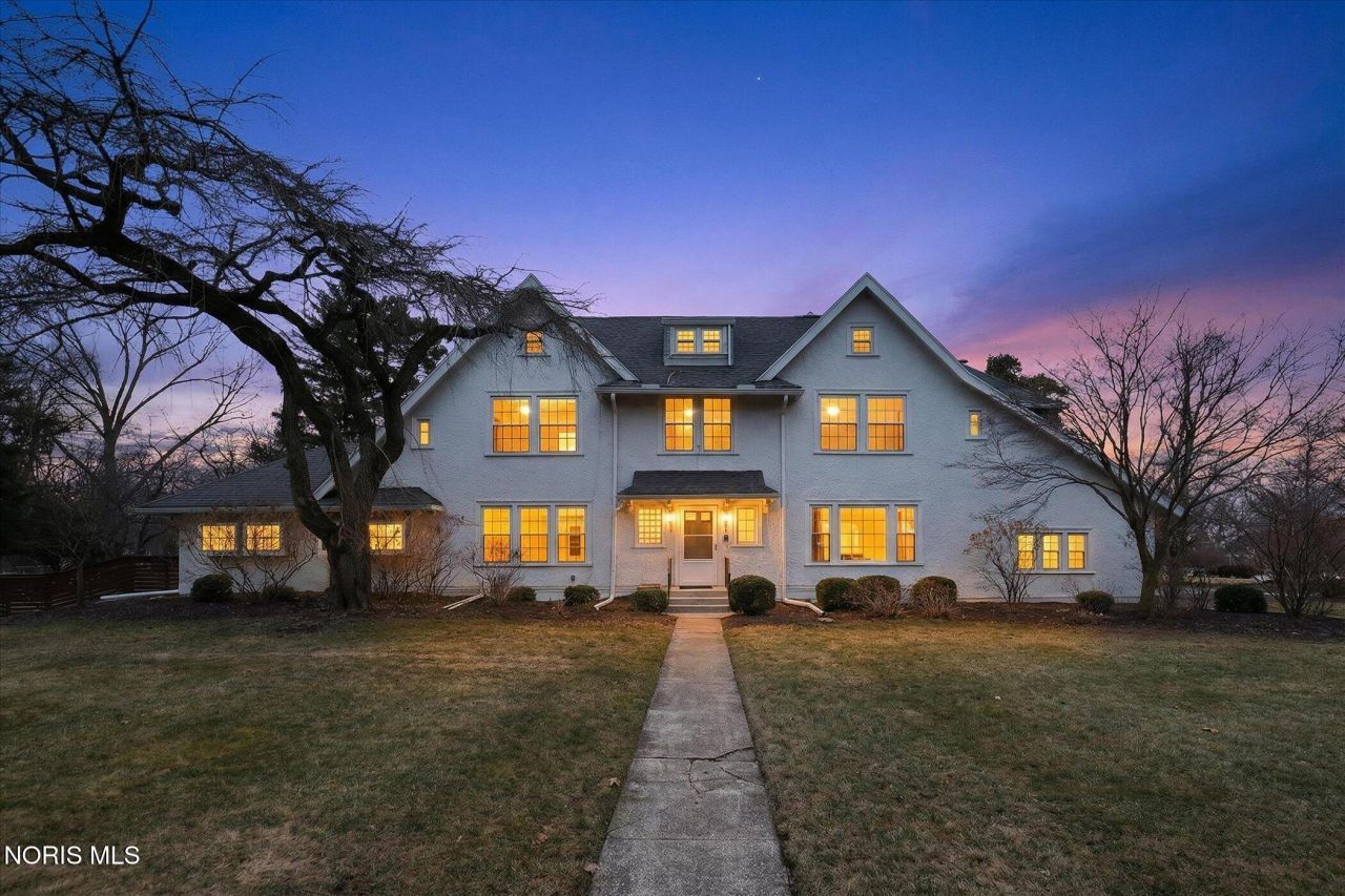 405 Forest Drive, Rossford, OH 43460 Main Photo