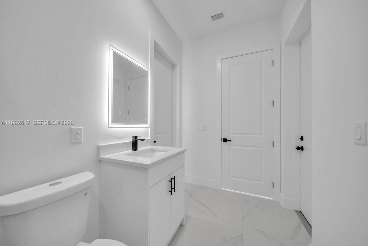637 Summit Ave S, Lehigh Acres, FL 33974 Photo