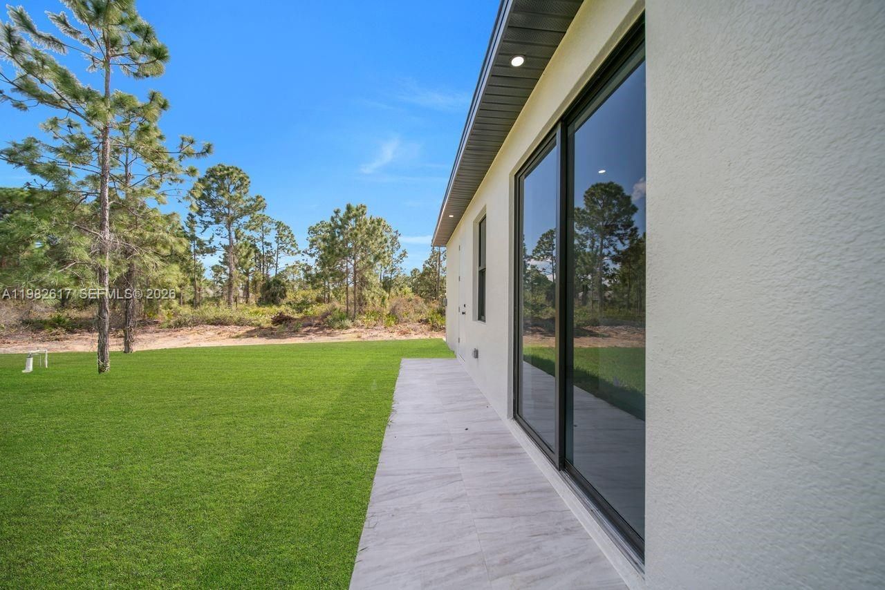 637 Summit Ave S, Lehigh Acres, FL 33974 Photo