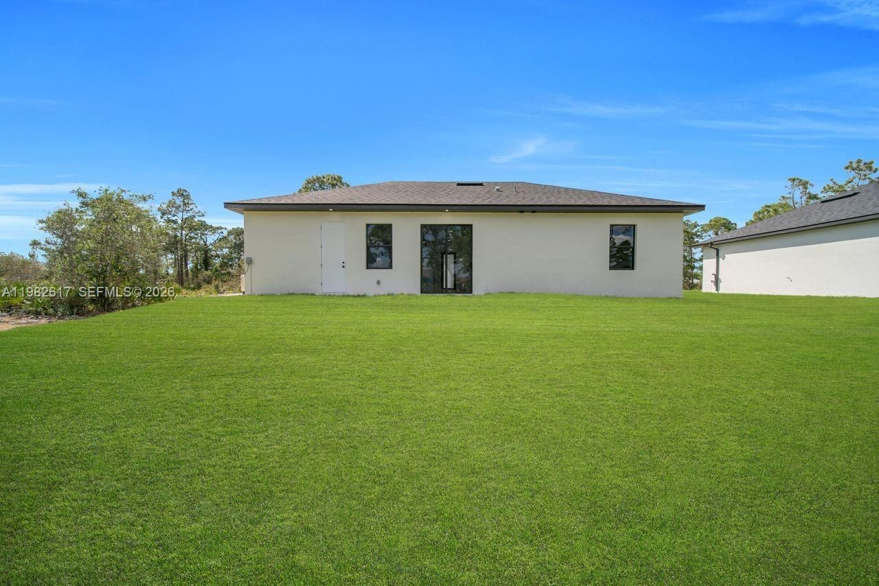 637 Summit Ave S, Lehigh Acres, FL 33974 Photo