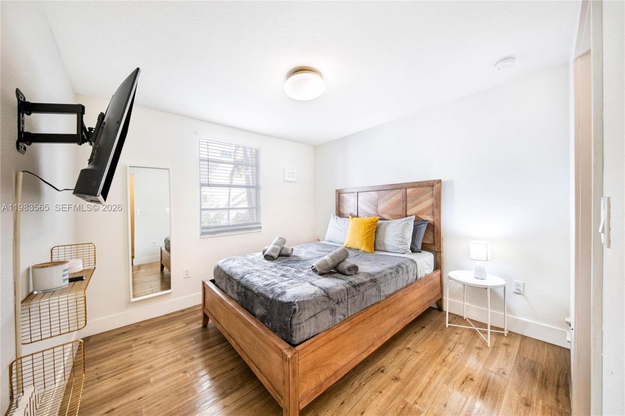 237 38th St , Unit 4, Miami Beach, FL 33140 Photo