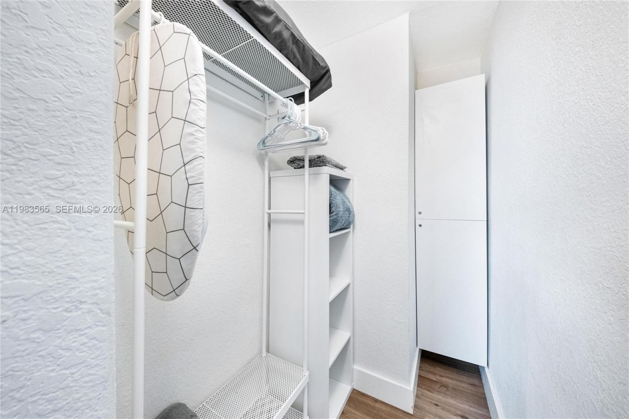 237 38th St , Unit 4, Miami Beach, FL 33140 Photo