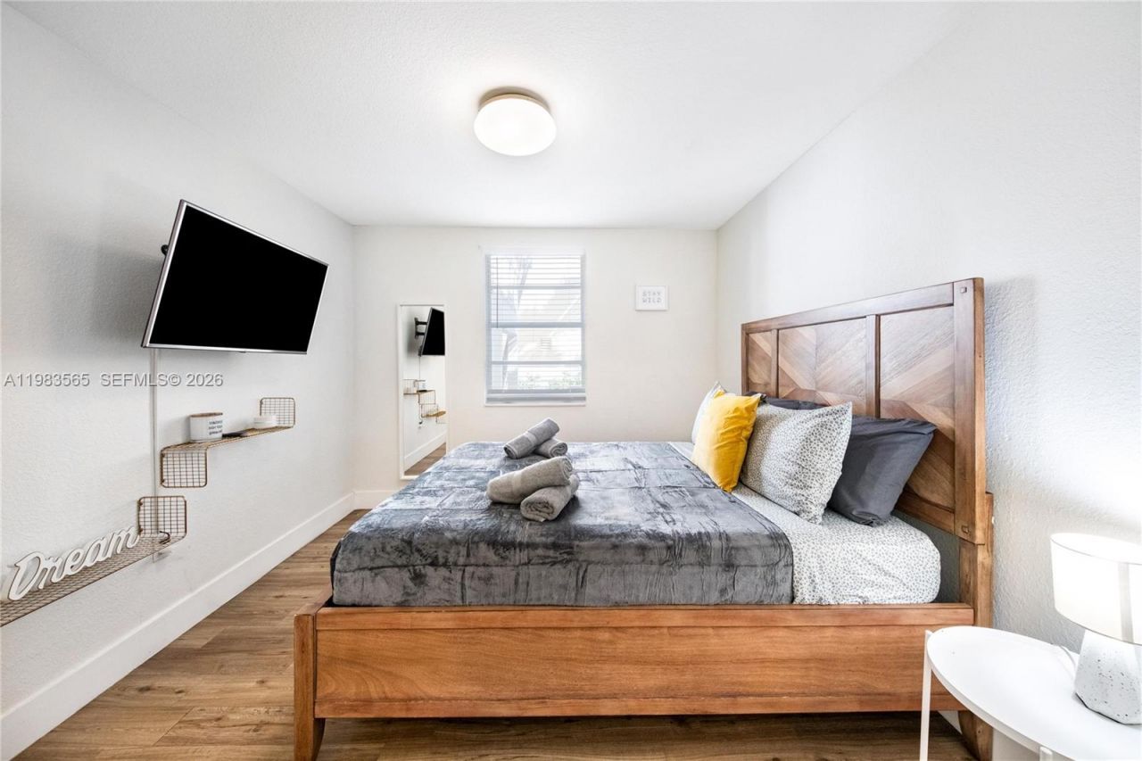 237 38th St , Unit 4, Miami Beach, FL 33140 Photo