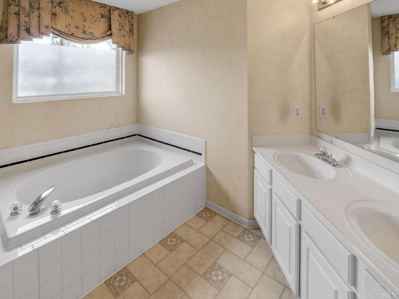 530 Park Place, Union Twp, OH 45244 Photo 30