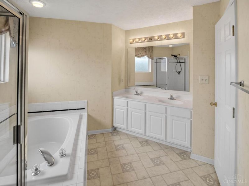 530 Park Place, Union Twp, OH 45244 Photo 32