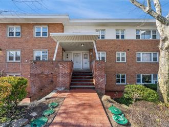 200 South Middle Neck Road Great Neck, NY 11021
