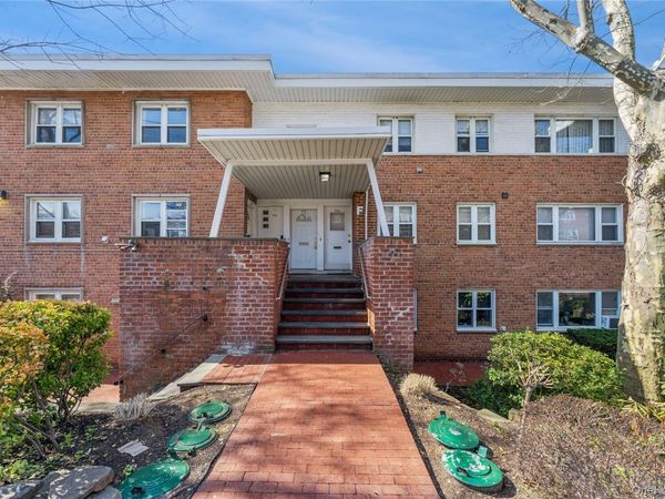 200 South Middle Neck Road , Unit F6, Great Neck, NY 11021