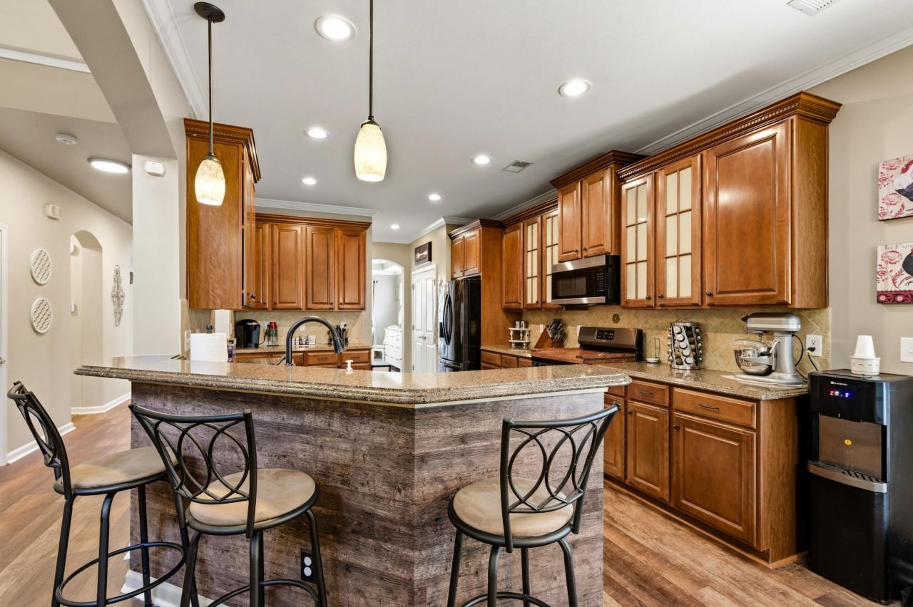 4613 Marshwood Dr. Photo 13