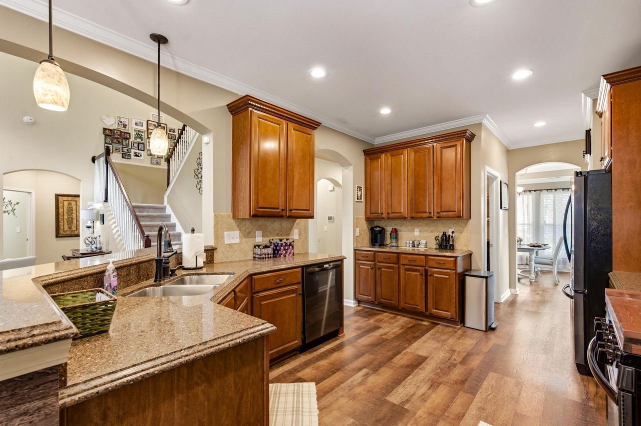 4613 Marshwood Dr. Photo 16