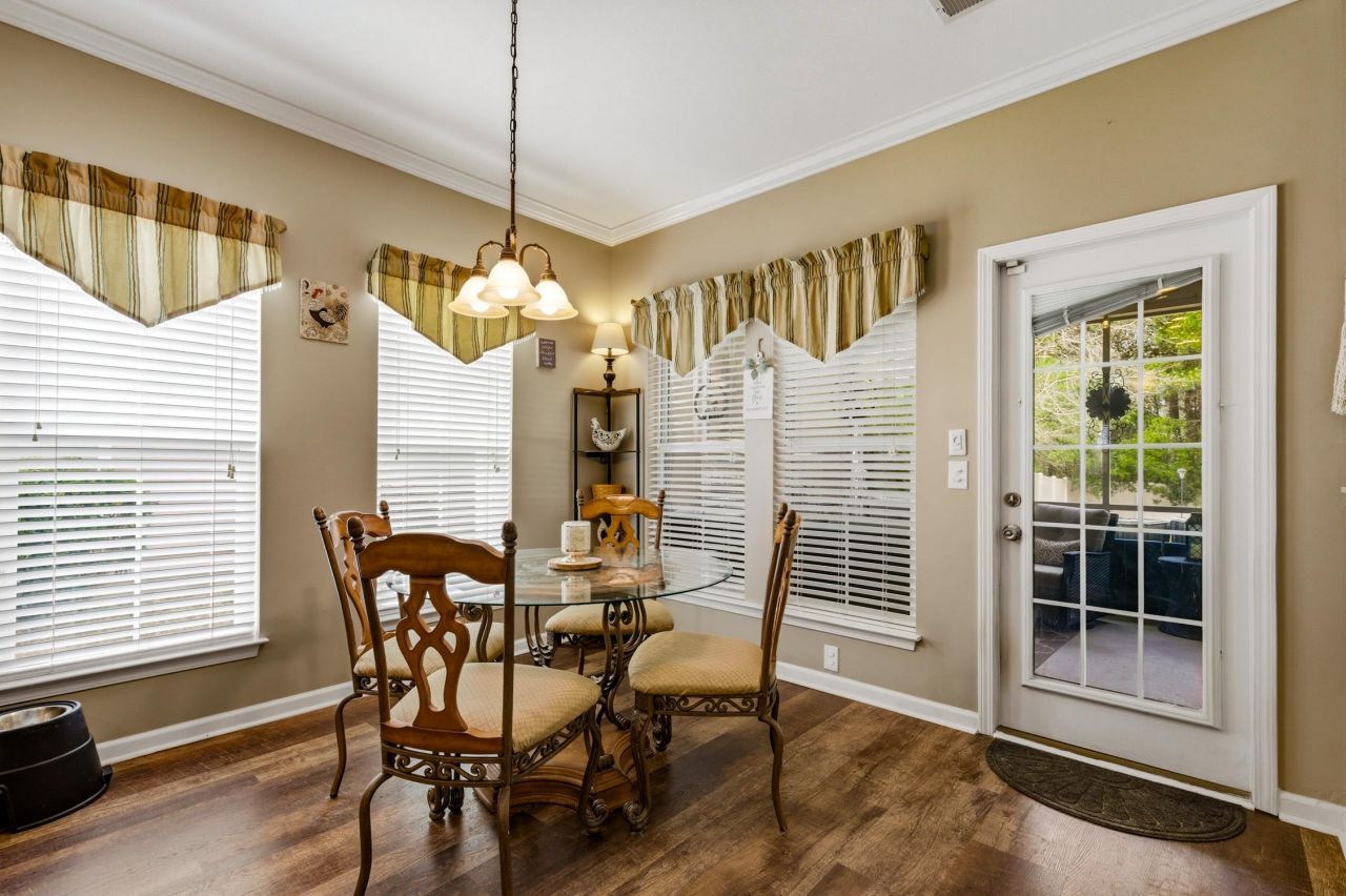 4613 Marshwood Dr. Photo 18