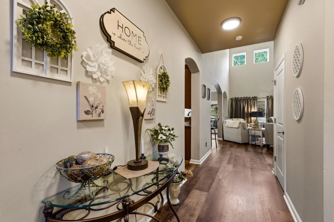 4613 Marshwood Dr. Photo 2