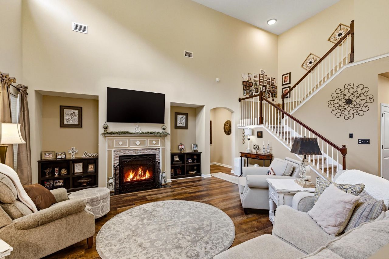 4613 Marshwood Dr. Photo 8