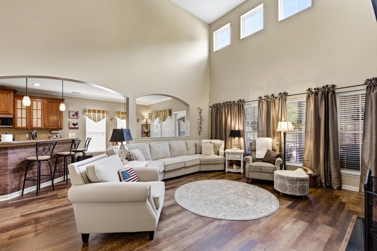 4613 Marshwood Dr. Photo 9