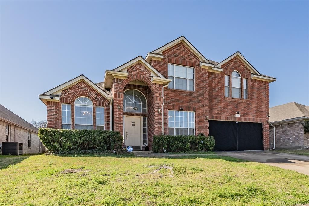 1019 Morningside Drive, Grand Prairie, TX 75052 Main Photo