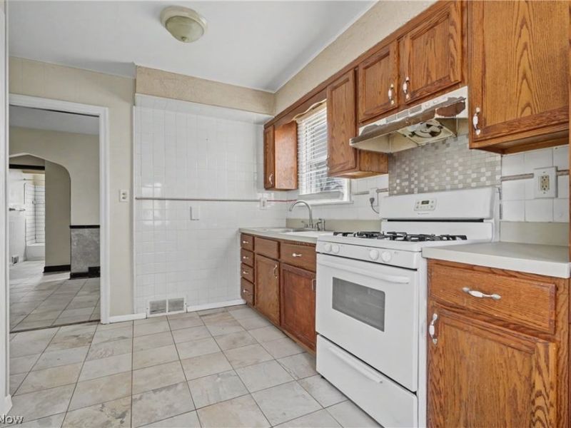 412 Orchard Avenue, Niles, OH 44446 Photo 3