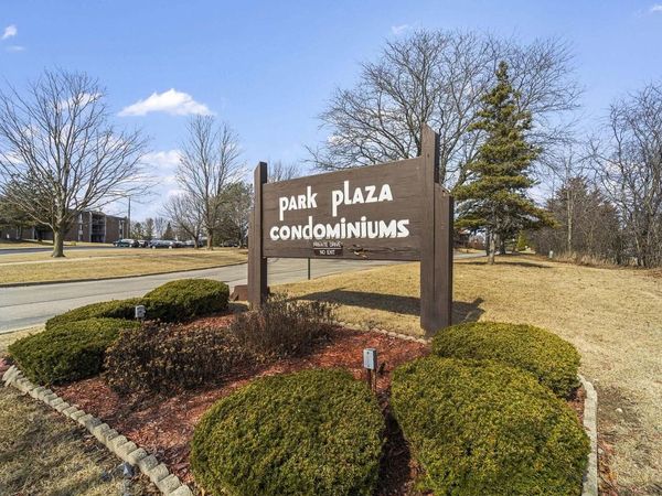 9061 N Park Plaza COURT, Brown Deer, WI 53223