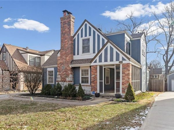 7411 WARD Parkway, Kansas City, MO 64114